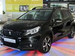 Schwarz perla nera Gebraucht 2019 Peugeot 2008 Allure SUV | 15.950 € (Fairer Preis)