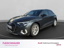 Grau Gebraucht 2024 Audi A3 Sportback e-tron Advanced Limousine | 39.490 €