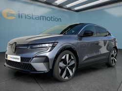 Grau Gebraucht 2024 Renault Mégane Limousine | 38.649 € (Teuer)