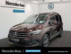 Rubellitrot Gebraucht 2023 Mercedes T180 Progressive Van / Kleinbus | 32.990 € (Teuer)