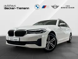 Weiß Gebraucht 2022 BMW 520 Kombi | 28.696 € (Guter Preis)
