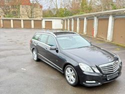 Schwarz Gebraucht 2013 Mercedes E300 Avantgarde Kombi | 7.999 € (Superpreis)