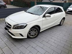 Weiß Gebraucht 2016 Mercedes A180 Urban Limousine | 9.800 € (Guter Preis)