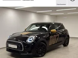 Midnight black Gebraucht 2022 Mini ONE Hatch Kleinwagen | 17.970 € (Fairer Preis)