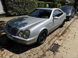 Silber Gebraucht 1998 Mercedes CLK320 | 2.500 €