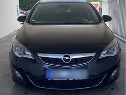 Schwarz Gebraucht 2012 Opel Astra Kombi | 5.300 € (Fairer Preis)