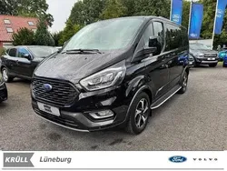 Schwarz Gebraucht 2022 Ford Tourneo Custom Active Van / Kleinbus | 41.488 € (Fairer Preis)