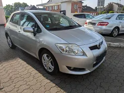 Silber Gebraucht 2009 Toyota Auris Luna Limousine | 7.000 € (Etwas zu teuer)