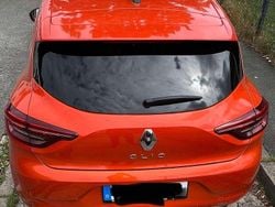 Orange Gebraucht 2022 Renault Clio V Techno Limousine | 16.500 € (Fairer Preis)