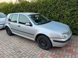 Silber Gebraucht 2002 VW Golf IV Kleinwagen | 200 € (Superpreis)