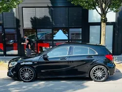 Schwarz Gebraucht 2017 Mercedes A200 AMG line Limousine | 16.700 € (Fairer Preis)
