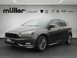 Grau Gebraucht 2018 Ford Focus ST-Line Limousine | 12.490 € (Guter Preis)
