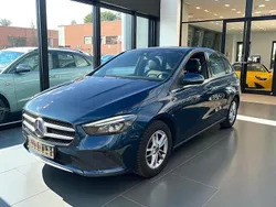 Blau Gebraucht 2020 Mercedes B180 Van / Kleinbus | 12.999 € (Fairer Preis)