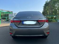 Beige Gebraucht 2017 Toyota Corolla Limousine | 15.000 €