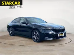 Carbonschwarz metallic Gebraucht 2024 BMW 550e M Sport Limousine | 75.770 € (Superpreis)