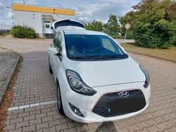 Weiß Gebraucht 2017 Hyundai ix20 YES! Van / Kleinbus | 7.990 € (Fairer Preis)