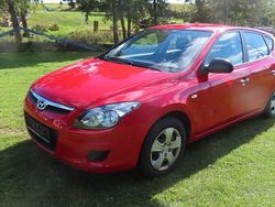 Rot Gebraucht 2010 Hyundai i30 Comfort Limousine | 4.500 € (Fairer Preis)