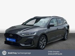 Grau Gebraucht 2024 Ford Focus ST-Line X Limousine | 26.440 € (Fairer Preis)