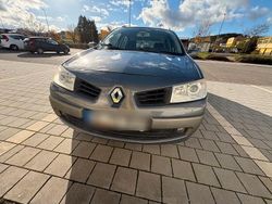 Grau Gebraucht 2006 Renault Mégane II Kombi | 2.800 €