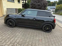 Schwarz Gebraucht 2023 Mini Cooper SE Kleinwagen | 21.950 € (Fairer Preis)