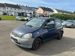 Blau Gebraucht 2001 Toyota Yaris Kleinwagen | 650 € (Guter Preis)