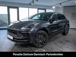 Grau Gebraucht 2022 Porsche Macan SUV | 72.890 € (Teuer)
