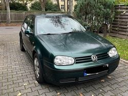 Grün Gebraucht 1999 VW Golf III Limousine | 2.000 € (Guter Preis)
