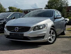 Silber Gebraucht 2014 Volvo V60 Business Edition Kombi | 9.890 € (Fairer Preis)
