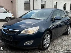 Blau Gebraucht 2011 Opel Astra Design Edition Kombi | 4.000 € (Etwas zu teuer)