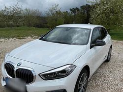 Weiß Gebraucht 2023 BMW 118 Sport Line Kleinwagen | 22.000 € (Guter Preis)