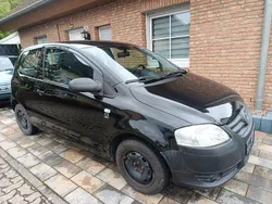 Schwarz Gebraucht 2011 VW Fox Style Kleinwagen | 2.700 € (Fairer Preis)