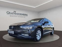 Grau Gebraucht 2022 VW Passat Business Kombi | 23.490 € (Guter Preis)