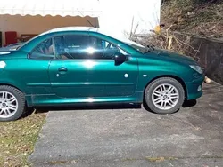 Grün Gebraucht 2004 Peugeot 206 CC Roland Garros Cabrio | 999 € (Superpreis)