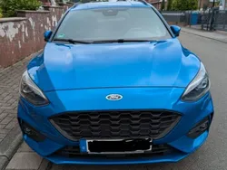 Blau Gebraucht 2018 Ford Focus ST-Line Kombi | 16.900 € (Fairer Preis)