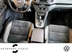 Blau Gebraucht 2020 VW Sharan Highline Van / Kleinbus | 36.591 €
