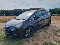 Schwarz Gebraucht 2014 Opel Zafira Tourer Eco Van / Kleinbus | 13.999 € (Teuer)