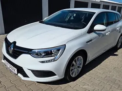 Weiß Gebraucht 2017 Renault Mégane IV Play Limousine | 9.999 € (Fairer Preis)