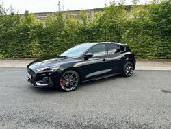 Schwarz Gebraucht 2022 Ford Focus ST Limousine | 28.500 € (Etwas zu teuer)