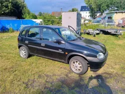 Schwarz Gebraucht 2000 Opel Corsa Kleinwagen | 1.100 € (Fairer Preis)