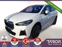 Weiss Gebraucht 2022 BMW 225 Active Tourer M Sport Van / Kleinbus | 31.488 € (Fairer Preis)