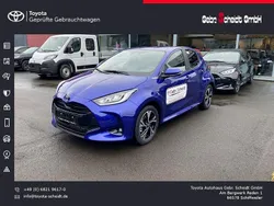 Blau Neu 2025 Toyota Yaris Hybrid Limousine | 27.480 € (Etwas zu teuer)