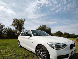 Weiß Gebraucht 2015 BMW 118 Coupé Sport Line Coupé | 13.900 €