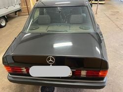 Schwarz Gebraucht 1990 Mercedes 190 Limousine | 2.700 €