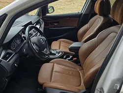Weiß Gebraucht 2016 BMW 220 Gran Tourer Sport Line Van / Kleinbus | 16.400 € (Fairer Preis)