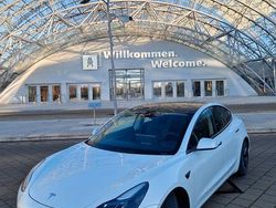 Weiß Gebraucht 2022 Tesla Model 3 Long Range RWD Limousine | 27.800 € (Fairer Preis)