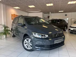 Grau Gebraucht 2024 VW Touran Comfortline Van / Kleinbus | 30.980 € (Guter Preis)