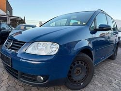 Blau Gebraucht 2006 VW Touran Van / Kleinbus | 1.290 € (Etwas zu teuer)