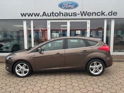 Braun Gebraucht 2017 Ford Focus Titanium Limousine | 10.970 € (Etwas zu teuer)