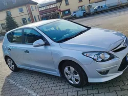 Grau Gebraucht 2011 Hyundai i30 Edition Limousine | 4.150 € (Fairer Preis)