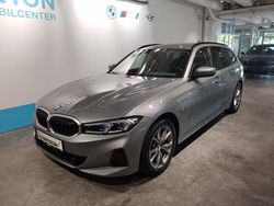 Grau Gebraucht 2022 BMW 320e Shadowline Kombi | 29.850 € (Fairer Preis)